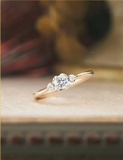 ＆tique ノイルト（NEULT）の婚約指輪 - イトイ本店で試着できるブライダルリング